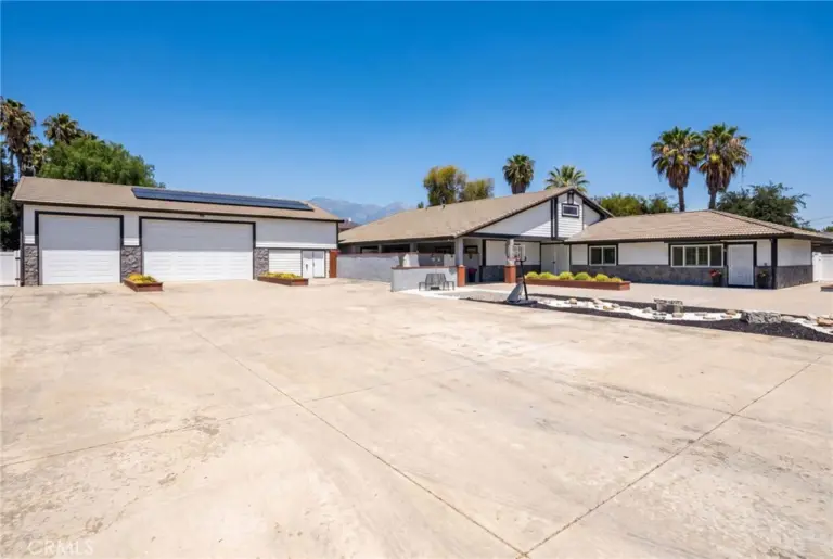 3742 Pilgrims Way, Chino