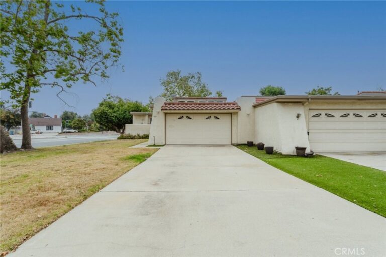410 Champlain Drive, Claremont