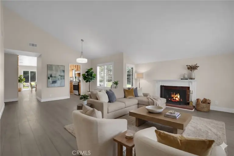 438 Calle Alcazar, Walnut