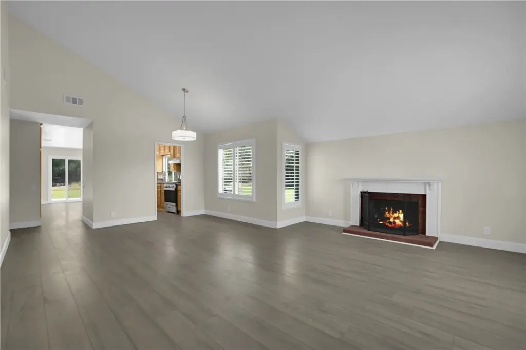 438 Calle Alcazar, Walnut