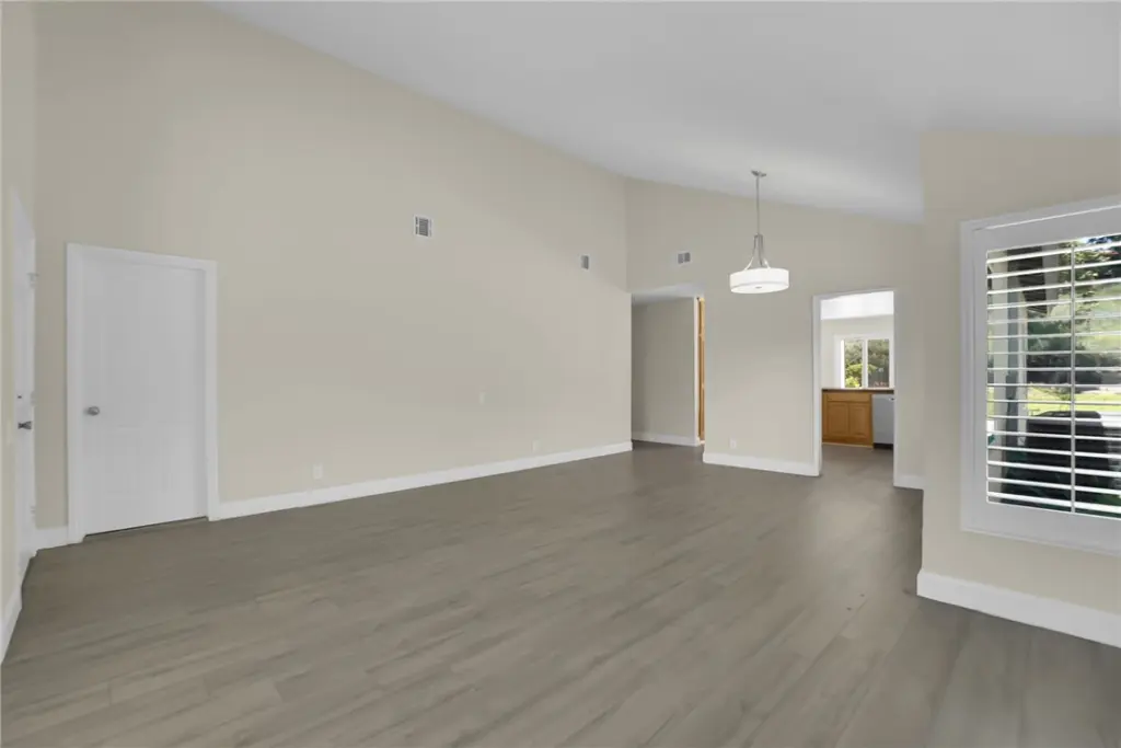438 Calle Alcazar, Walnut