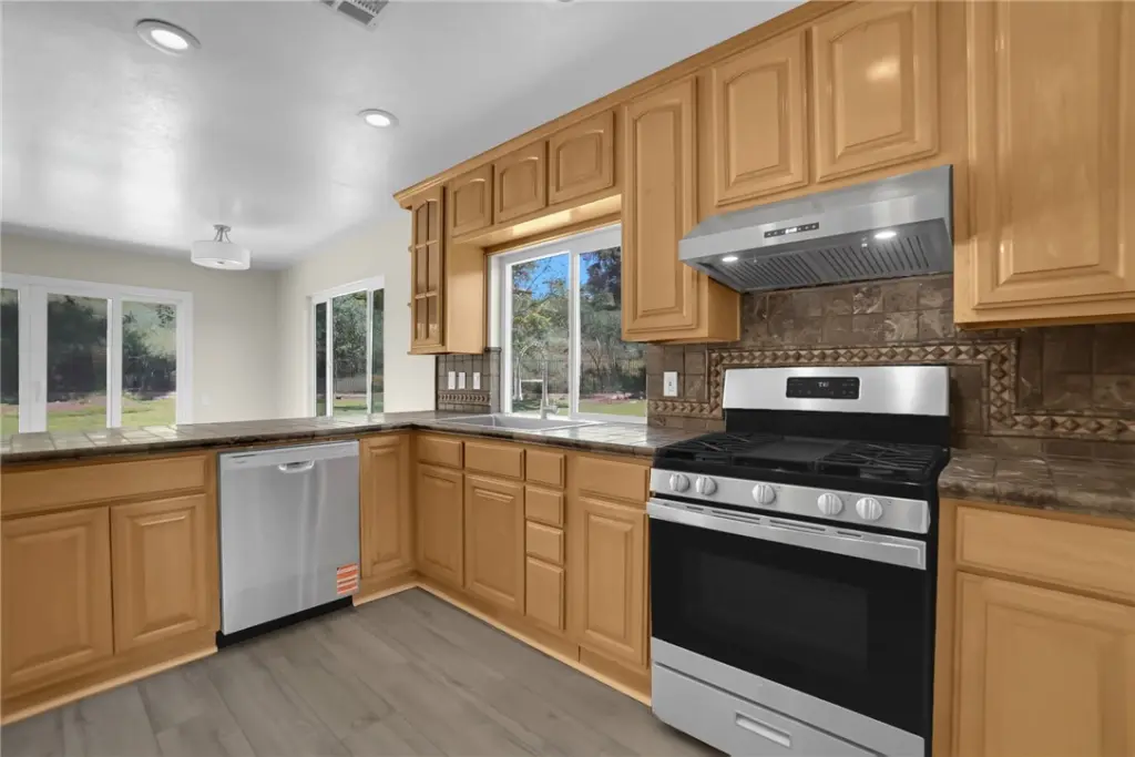 438 Calle Alcazar, Walnut