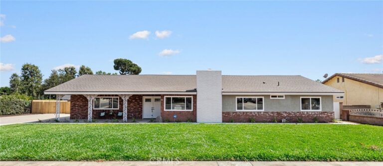 4565 Grand Avenue, Montclair