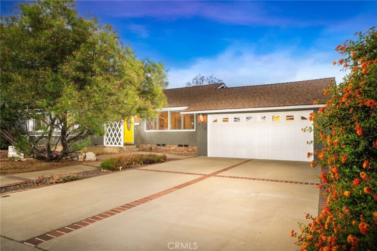 464 Cinderella Drive, Claremont
