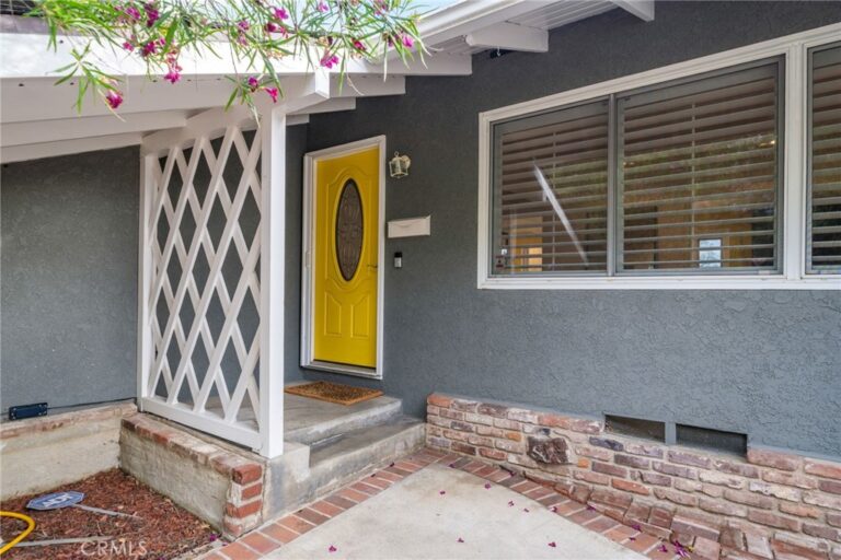 464 Cinderella Drive, Claremont
