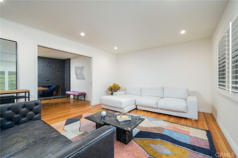 464 Cinderella Drive, Claremont