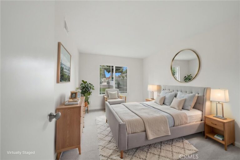 514 E Skylark, Ontario