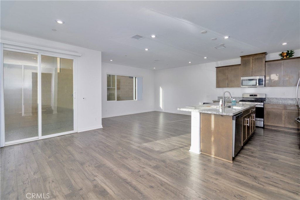 5599 Merano Way, Fontana
