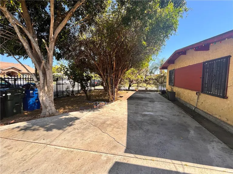 5703 N Rockvale, Azusa