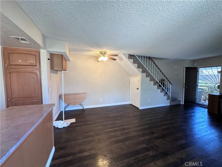 586 Diamond Court, Upland