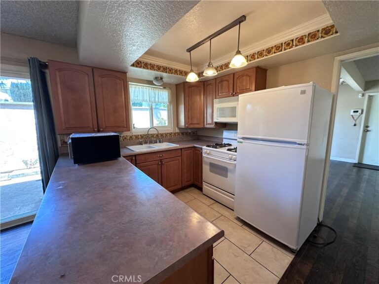 586 Diamond Court, Upland