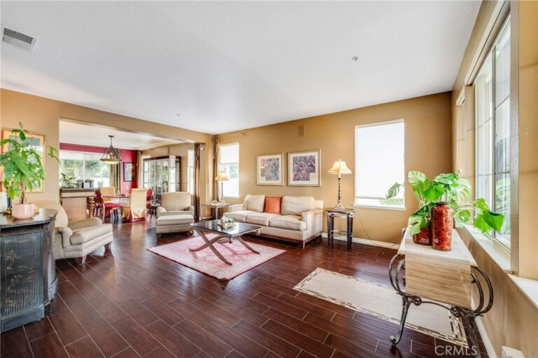 6137 Ridgemont, La Verne