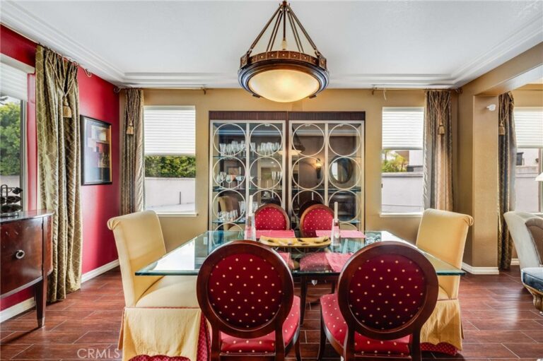 6137 Ridgemont, La Verne
