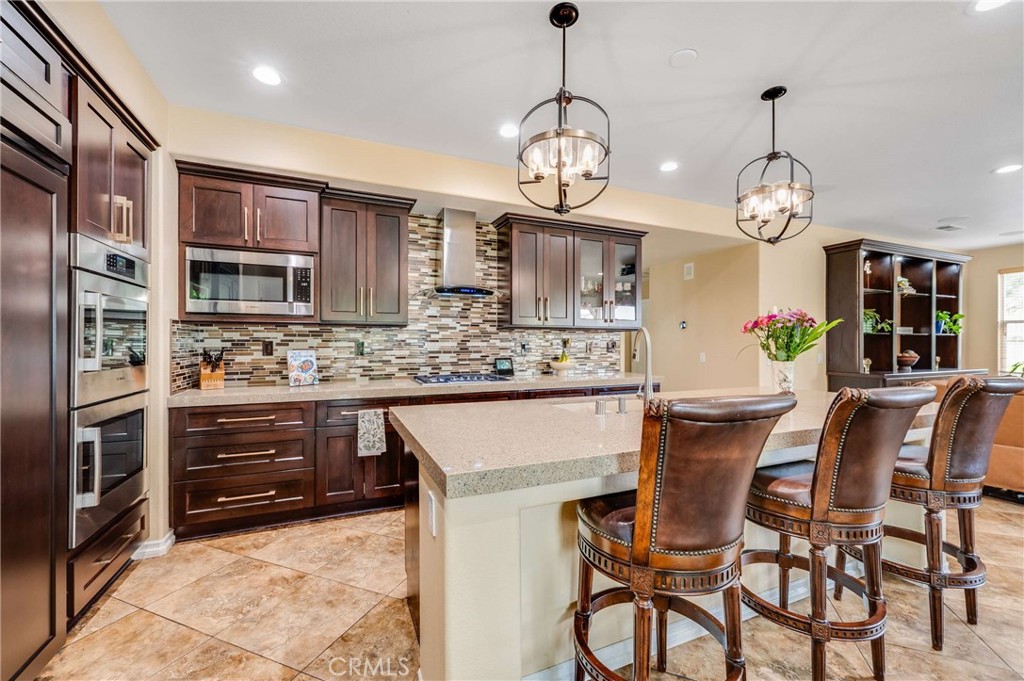 6137 Ridgemont, La Verne