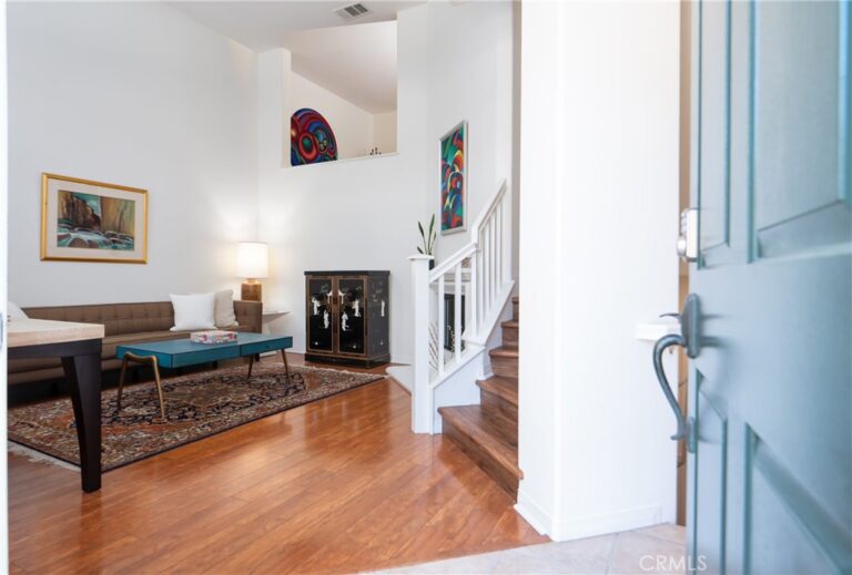 616 Mckenna, Claremont