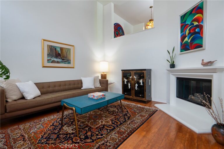 616 Mckenna, Claremont
