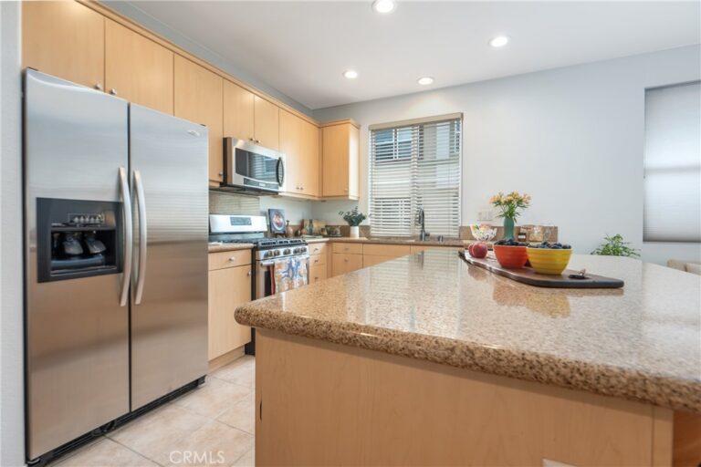 616 Mckenna, Claremont