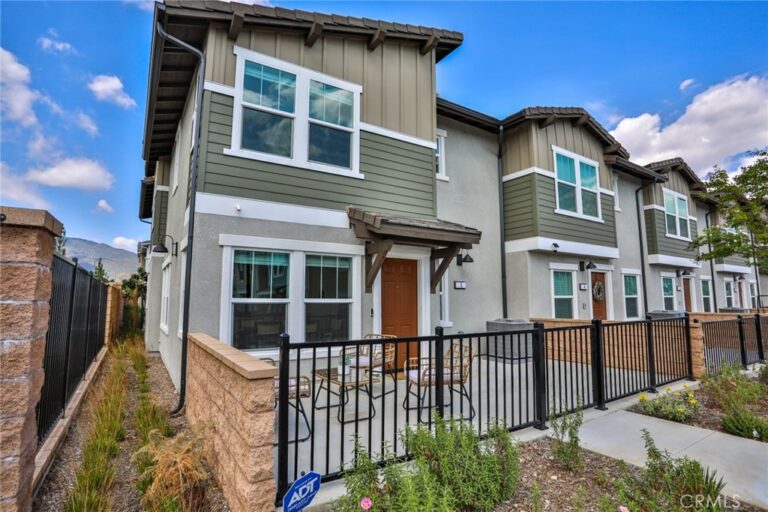 6392 Sierra Vista #5, Fontana