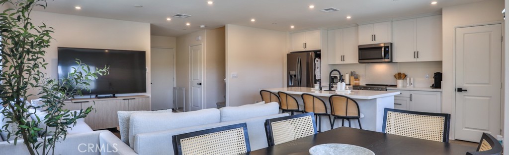 6392 Sierra Vista #5, Fontana