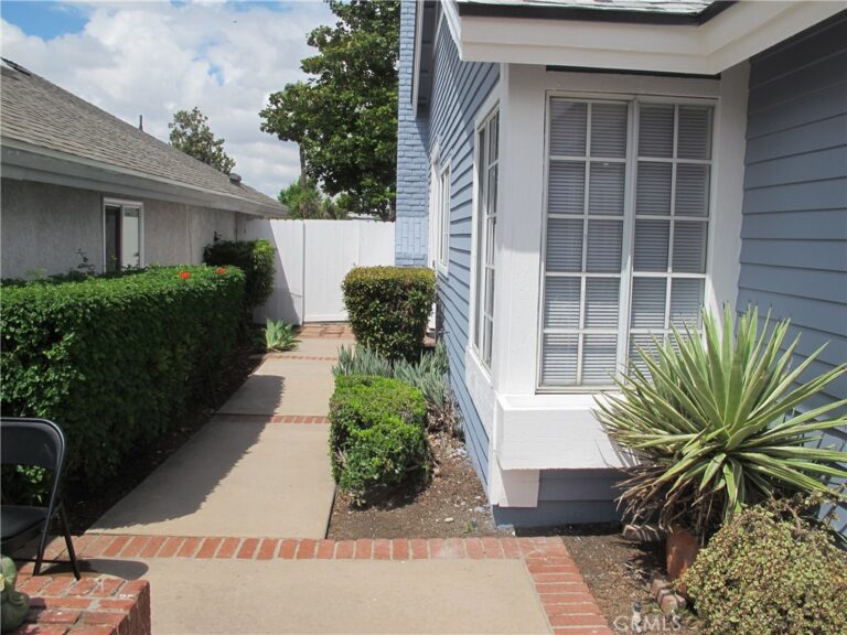 668 N Quince, Rialto