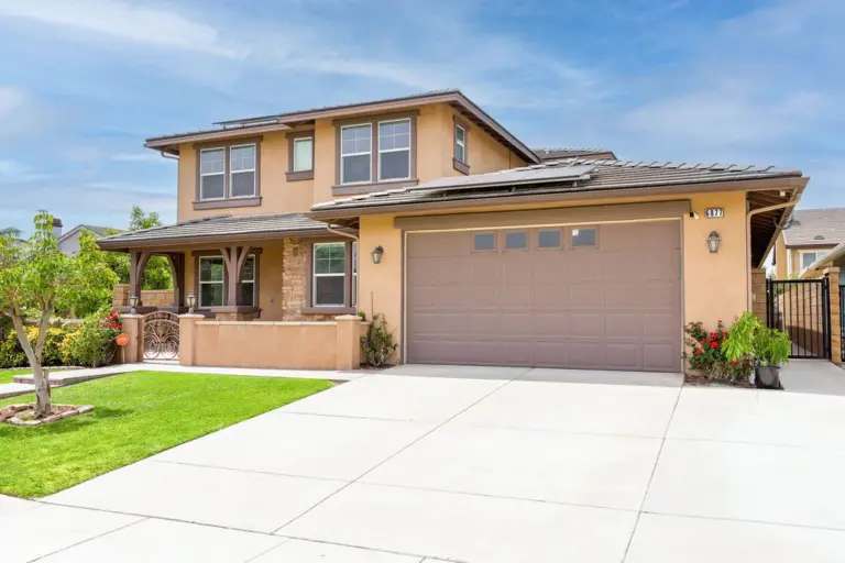 6877 Thistle Street, Eastvale