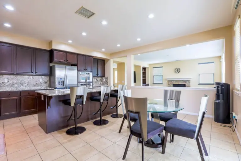6877 Thistle Street, Eastvale