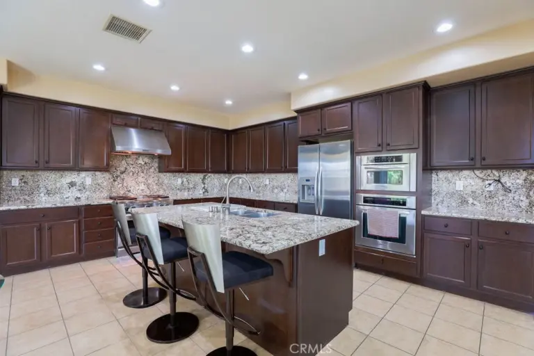 6877 Thistle Street, Eastvale