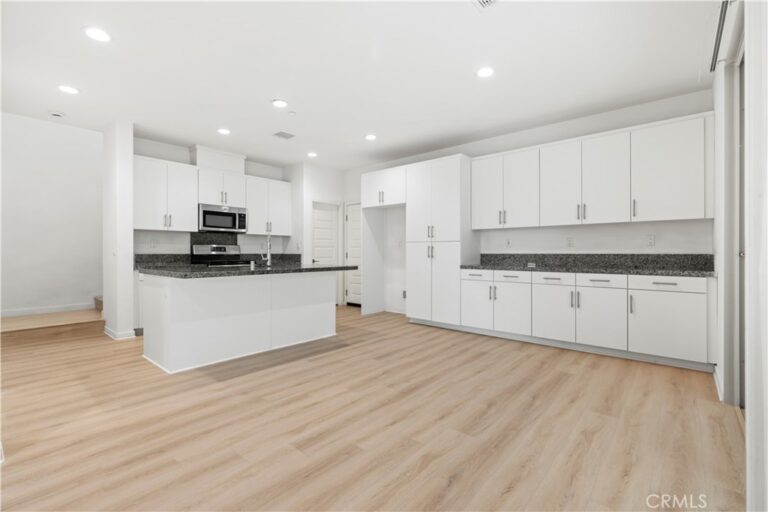 7019 Aloe Ln, Fontana
