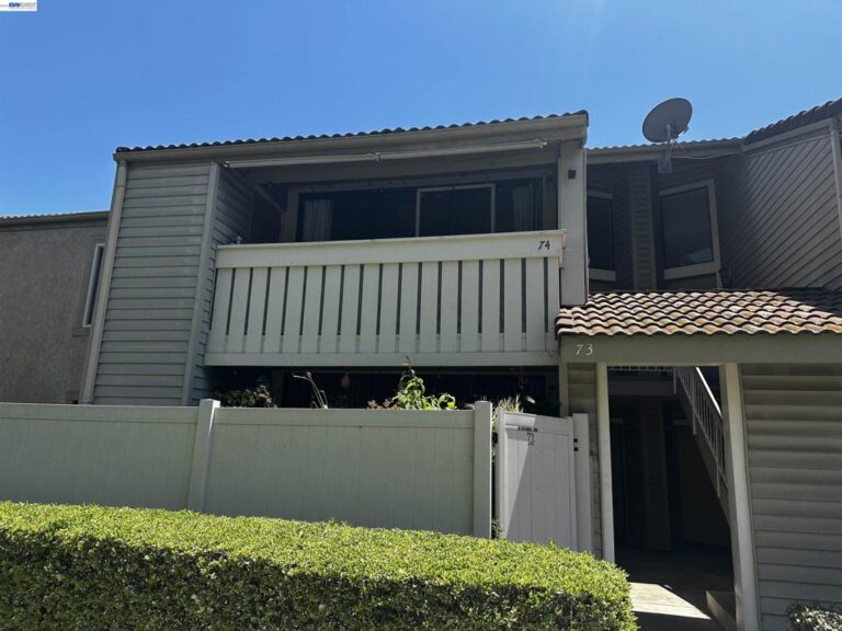 74 Carriage Way #74, Pomona
