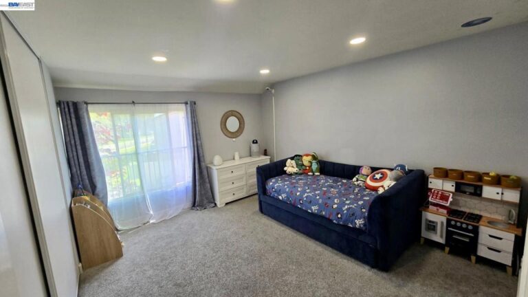 74 Carriage Way #74, Pomona