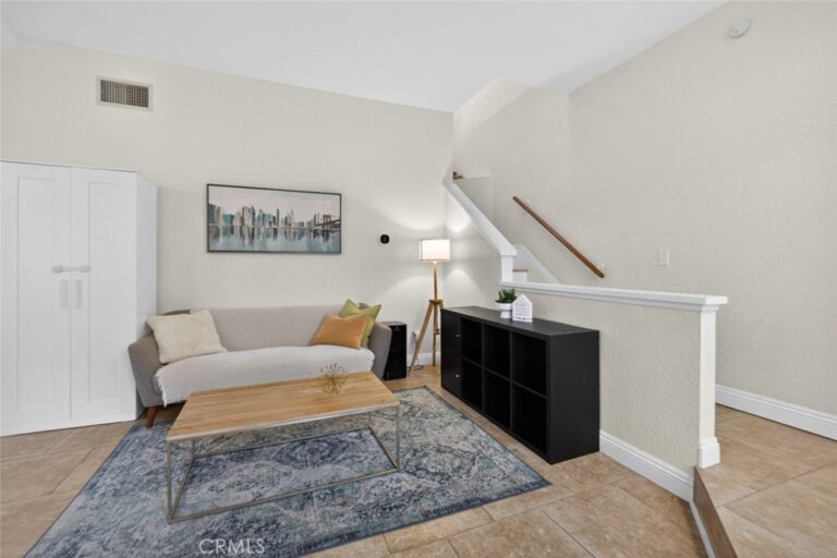 76 Willowcrest Lane, Pomona