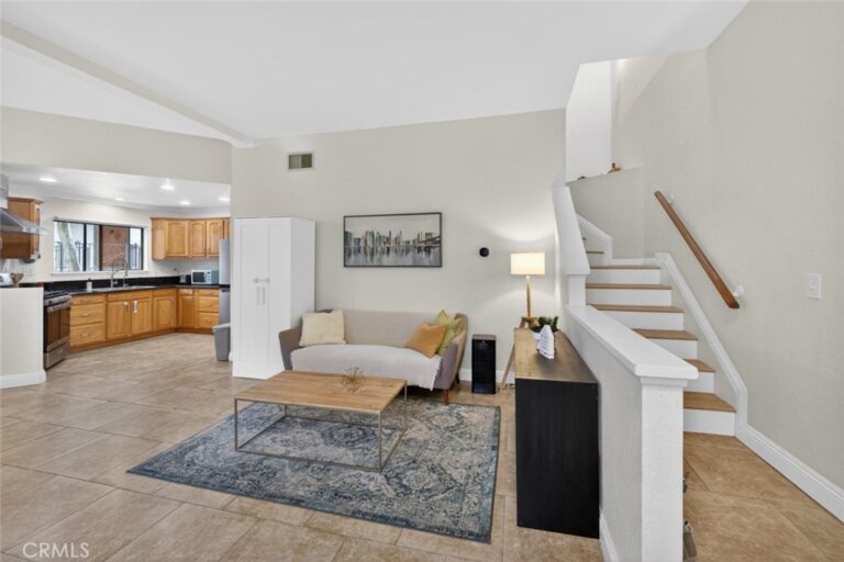 76 Willowcrest Lane, Pomona