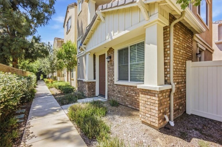 786 Plum #108, Pomona