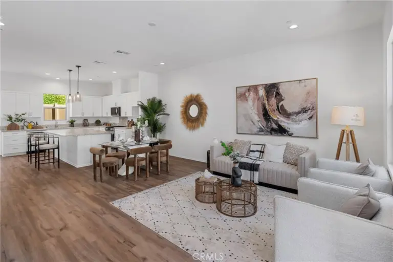 810 Francesca, Walnut