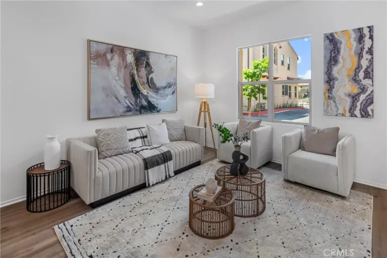 810 Francesca, Walnut