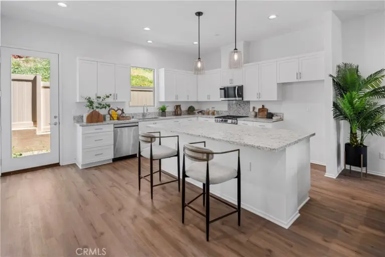 816 Francesca, Walnut