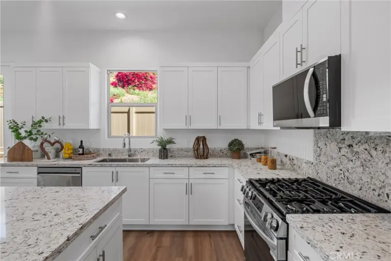 816 Francesca, Walnut