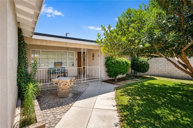 9661 Tamarind Avenue, Fontana