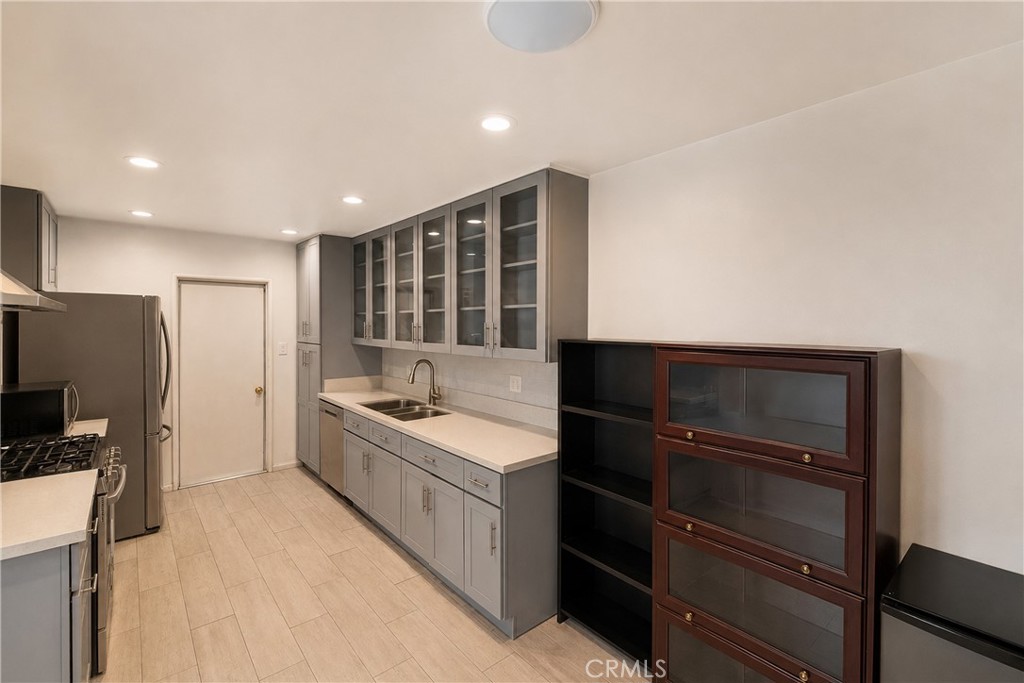9661 Tamarind Avenue, Fontana