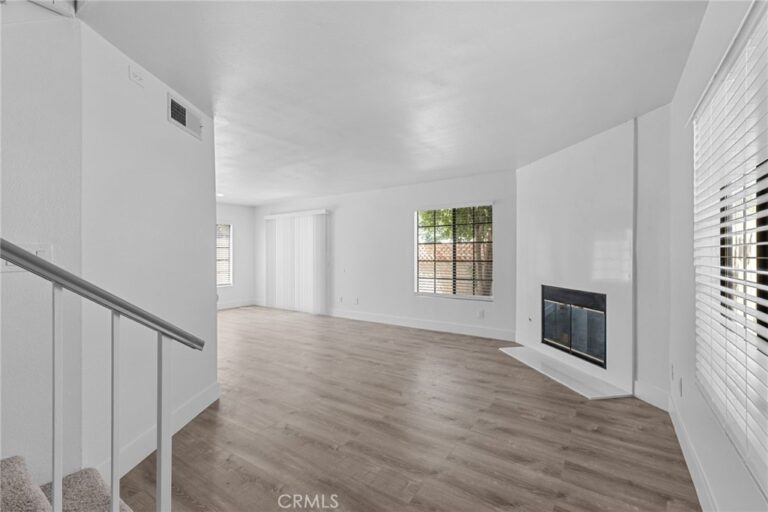 1021 S Reservoir, Pomona