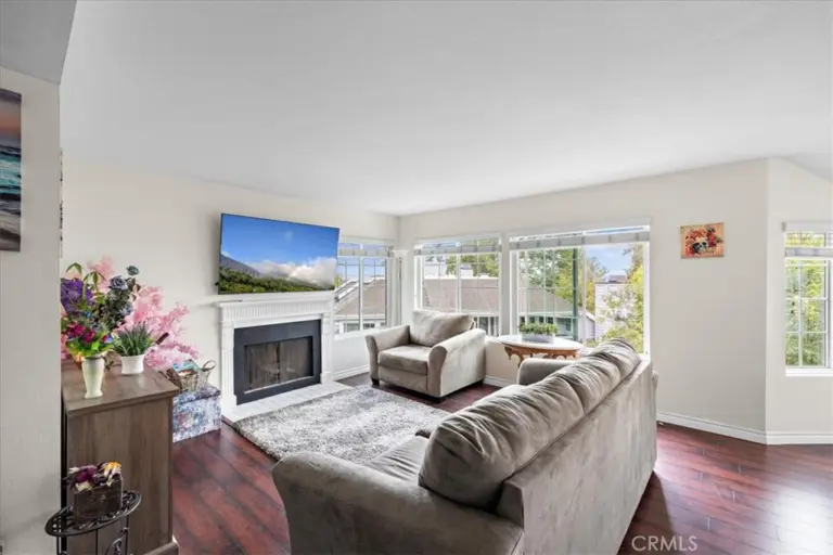 1083 Lakeview, Azusa