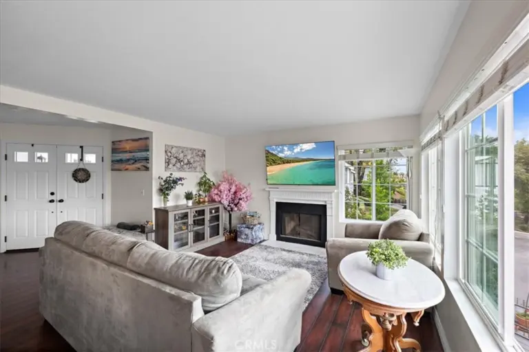 1083 Lakeview, Azusa