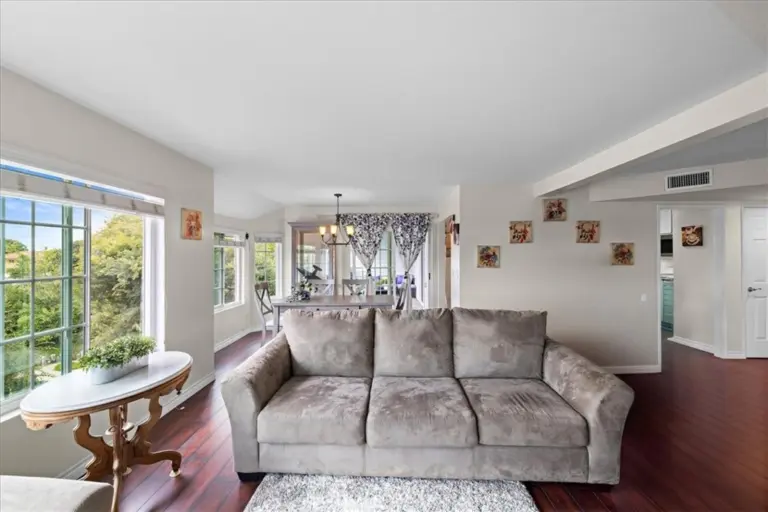 1083 Lakeview, Azusa