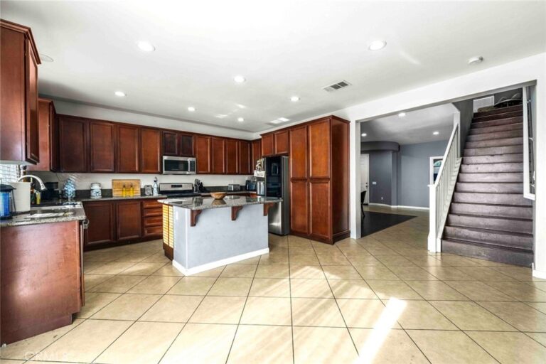1109 N Yucca Avenue, Rialto