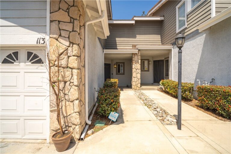 113 Autumn Oaks Lane, Glendora