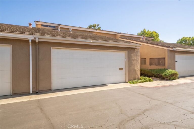 1156 Mountain Gate, Upland