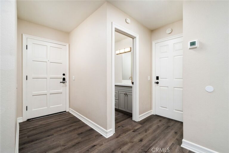1156 Mountain Gate, Upland