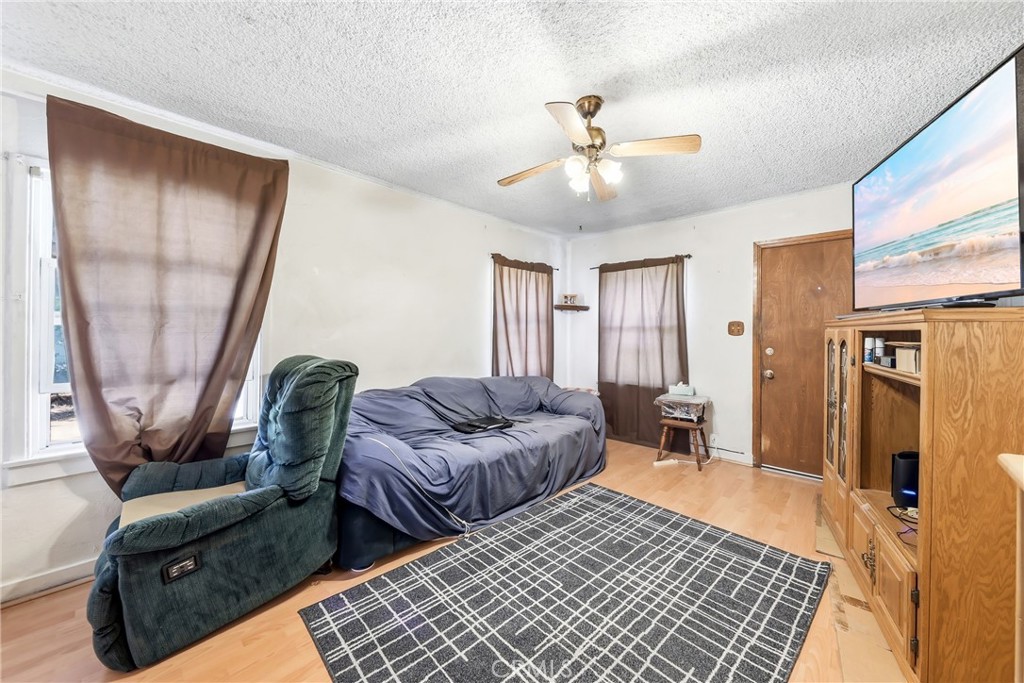 1156 Virginia, Ontario