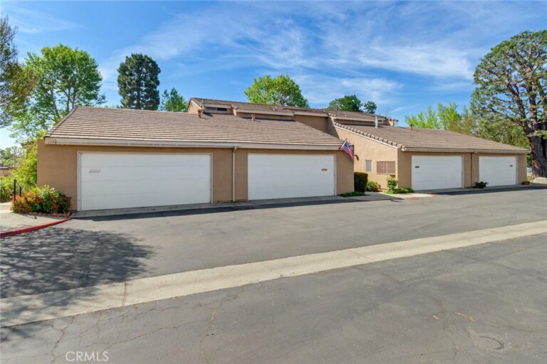 1182 Mountain Gate, Upland