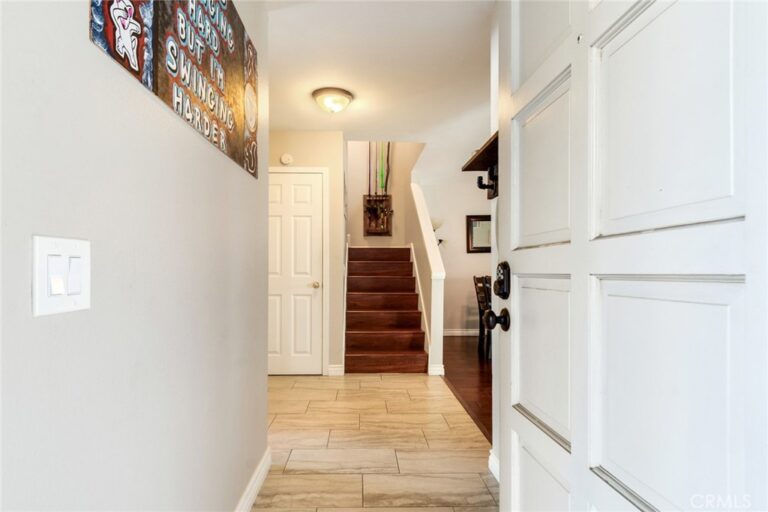 1182 Mountain Gate, Upland